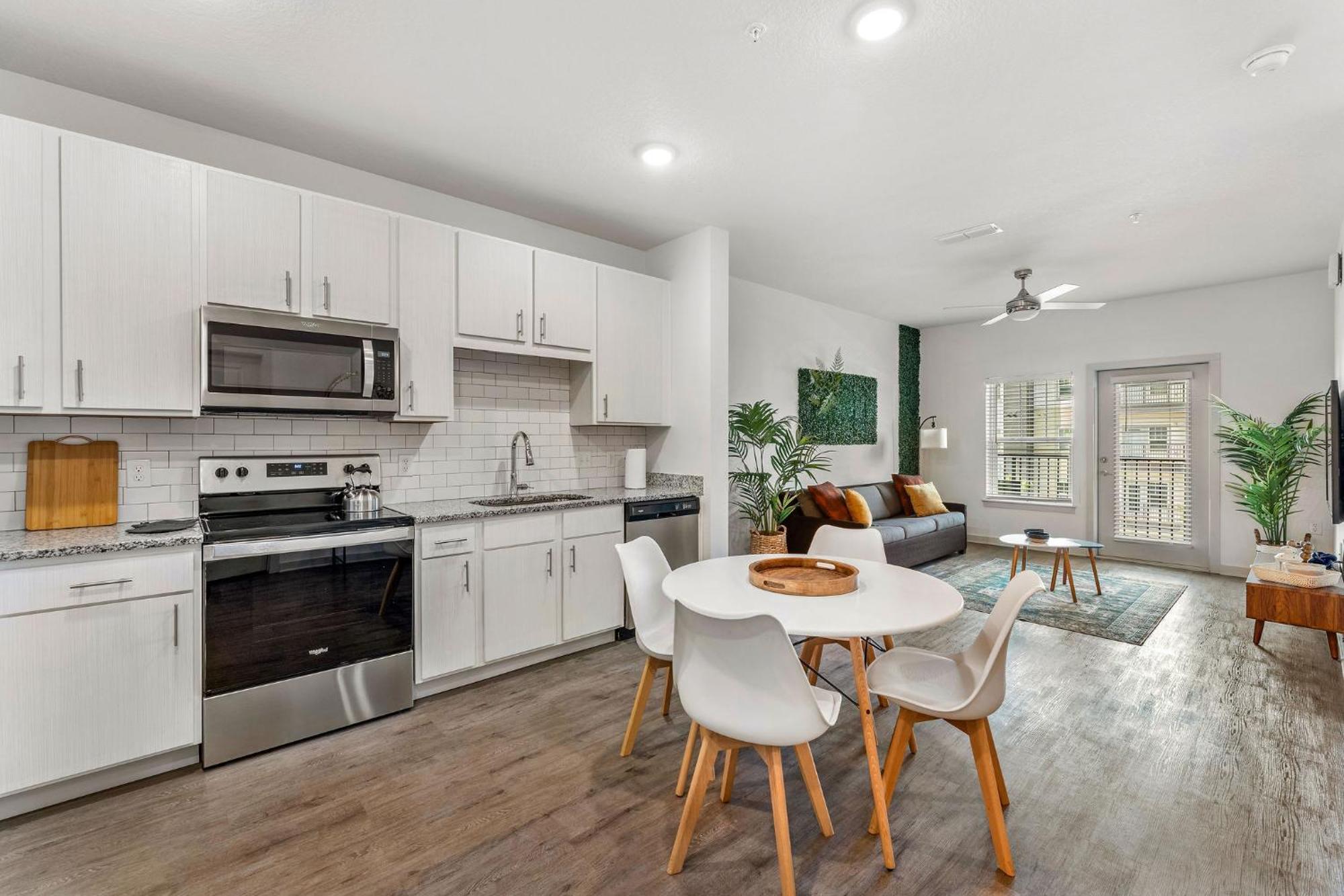 Complete Lush Green Apartment 10 Min To Parks Pets Allowed, Resort-Style Amenities Orlando Kültér fotó
